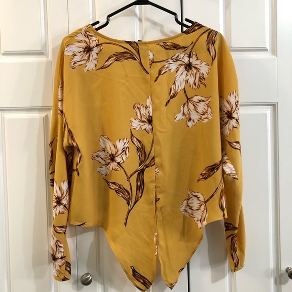 Dynamite Yellow long sleeves Top - Picture 2 of 6